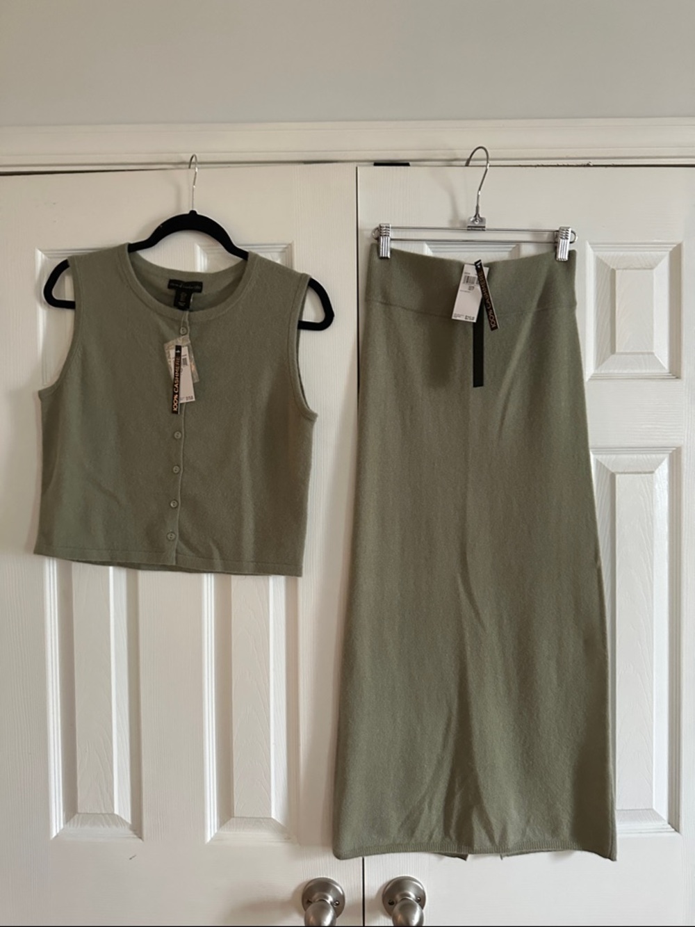 House of Harlow 1960 Olive Green Knit Maxi Skirt and matching top Cashmere